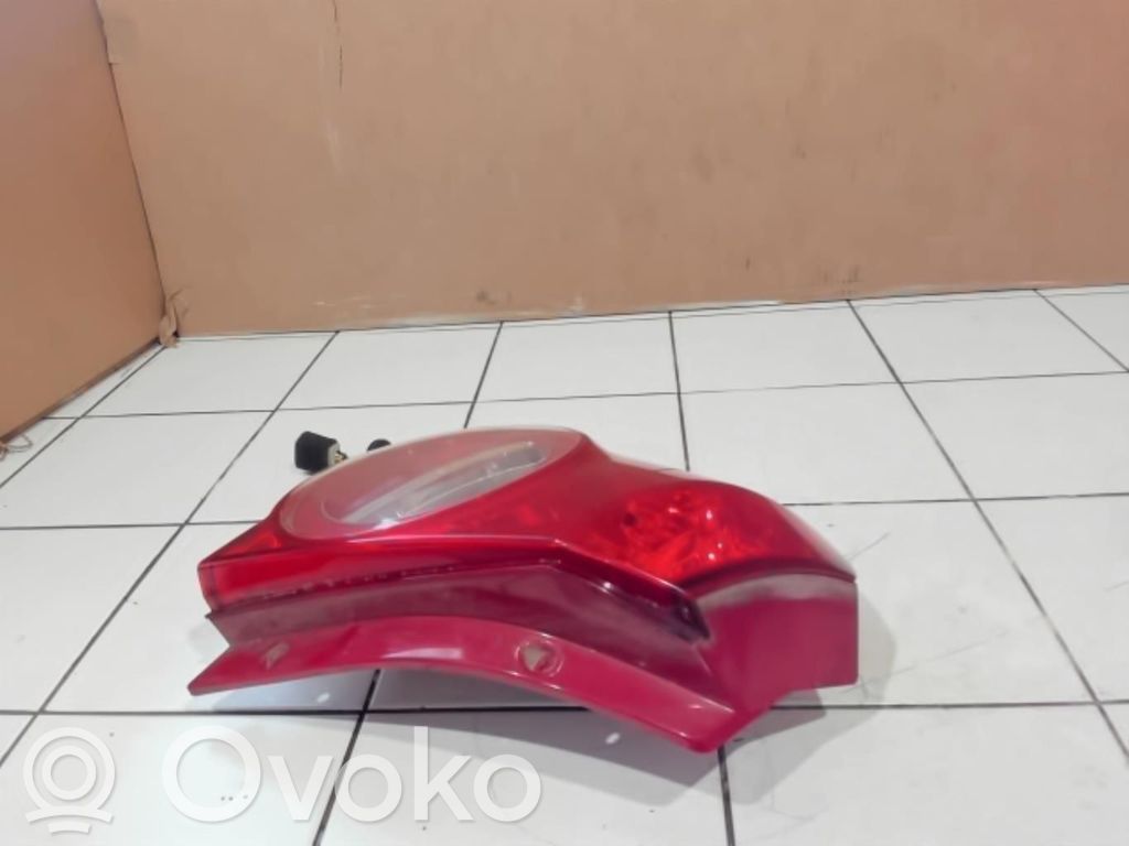 Chevrolet Aveo Aizmugurējais lukturis virsbūvē 
