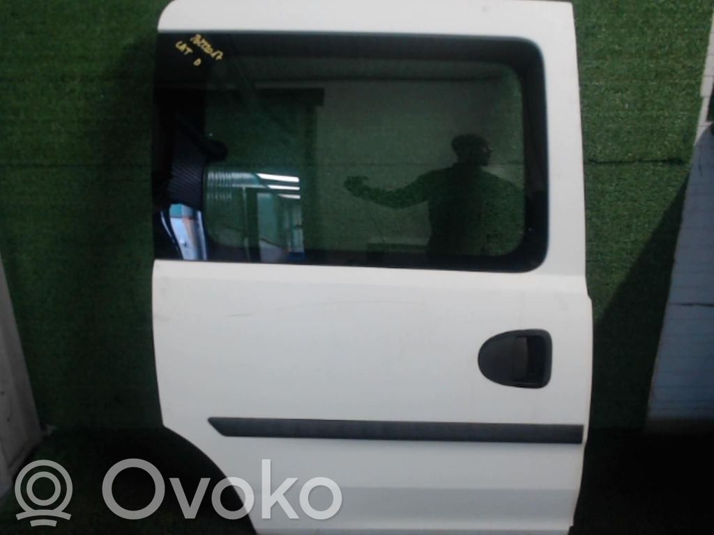Opel Combo C Боковая раздвижная дверь 