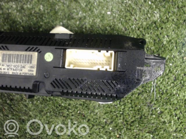 Climate control unit   1698890