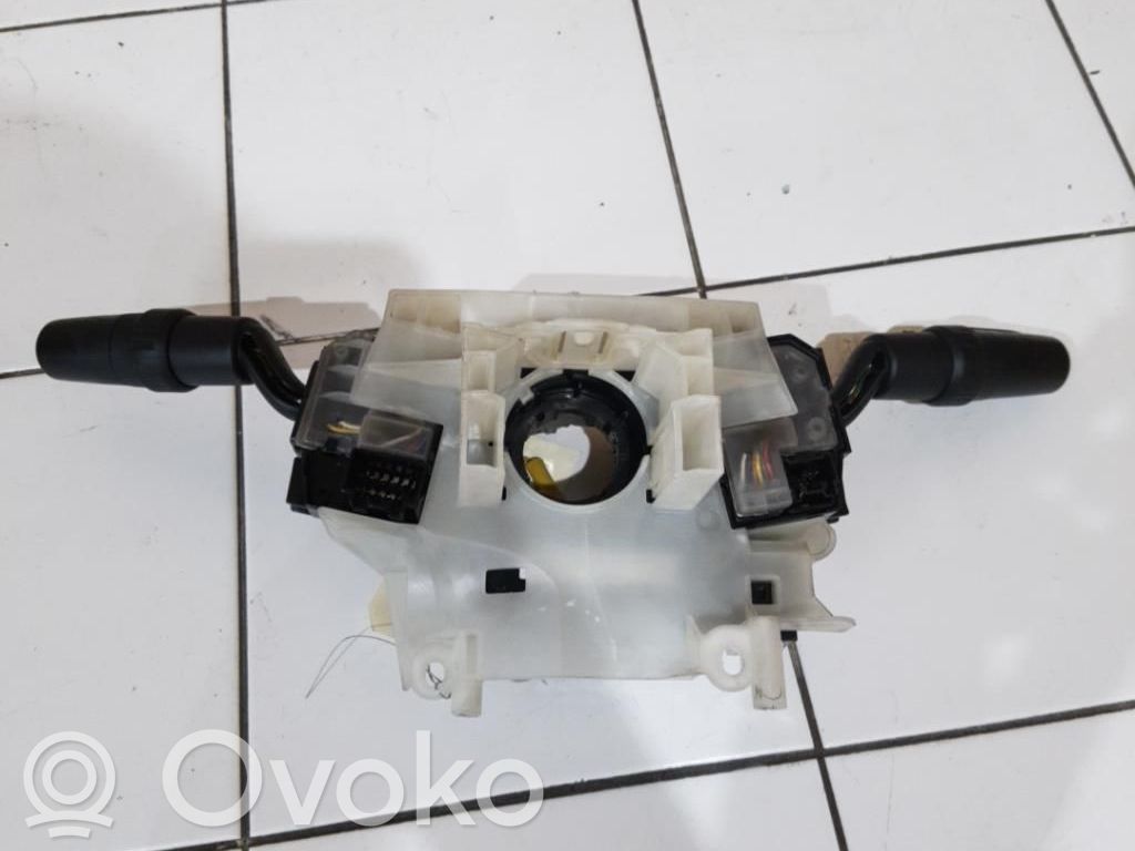 Mazda 5 Wiper turn signal indicator stalk/switch 