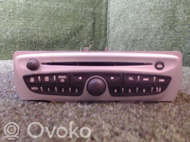 Renault Megane III Panel / Radioodtwarzacz CD/DVD/GPS 