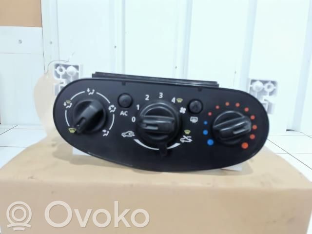 Dacia Sandero Climate control unit 