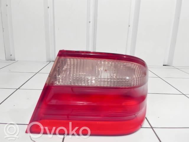 Mercedes-Benz E W210 Lampă spate în caroserie 