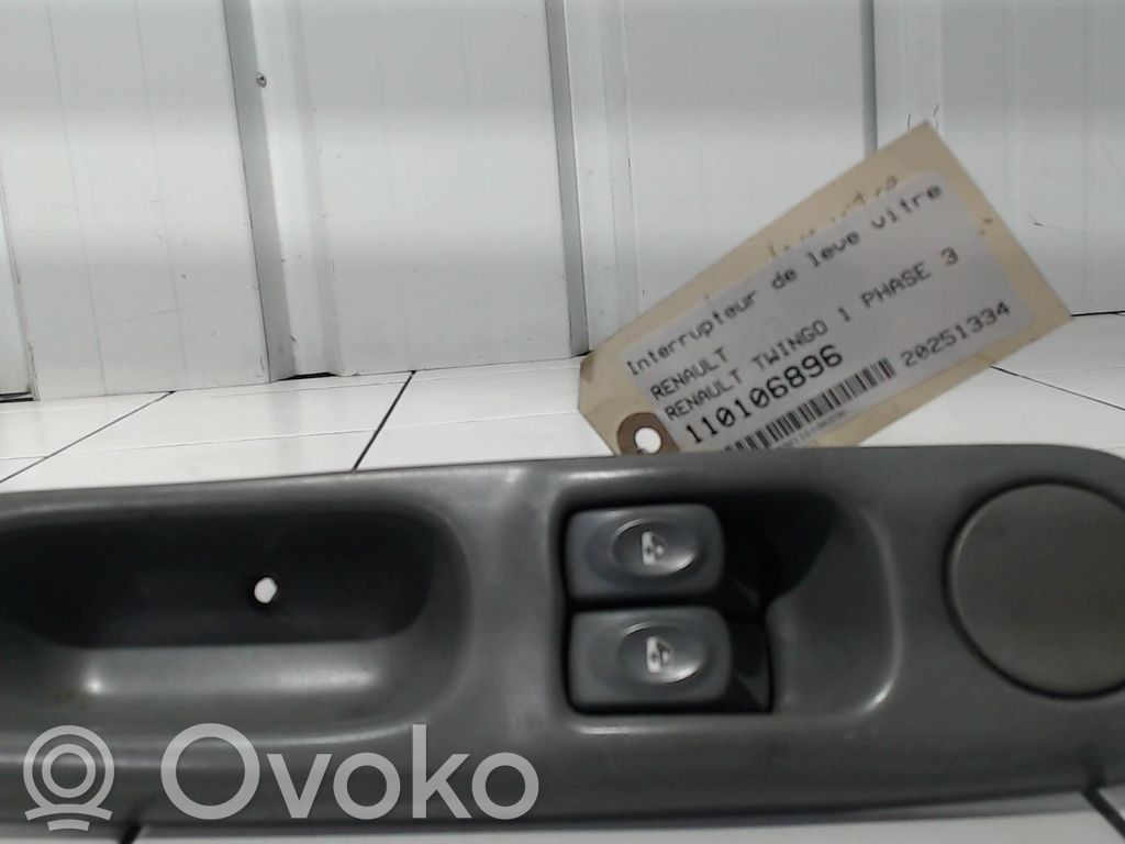 Renault Twingo I Electric window control switch 