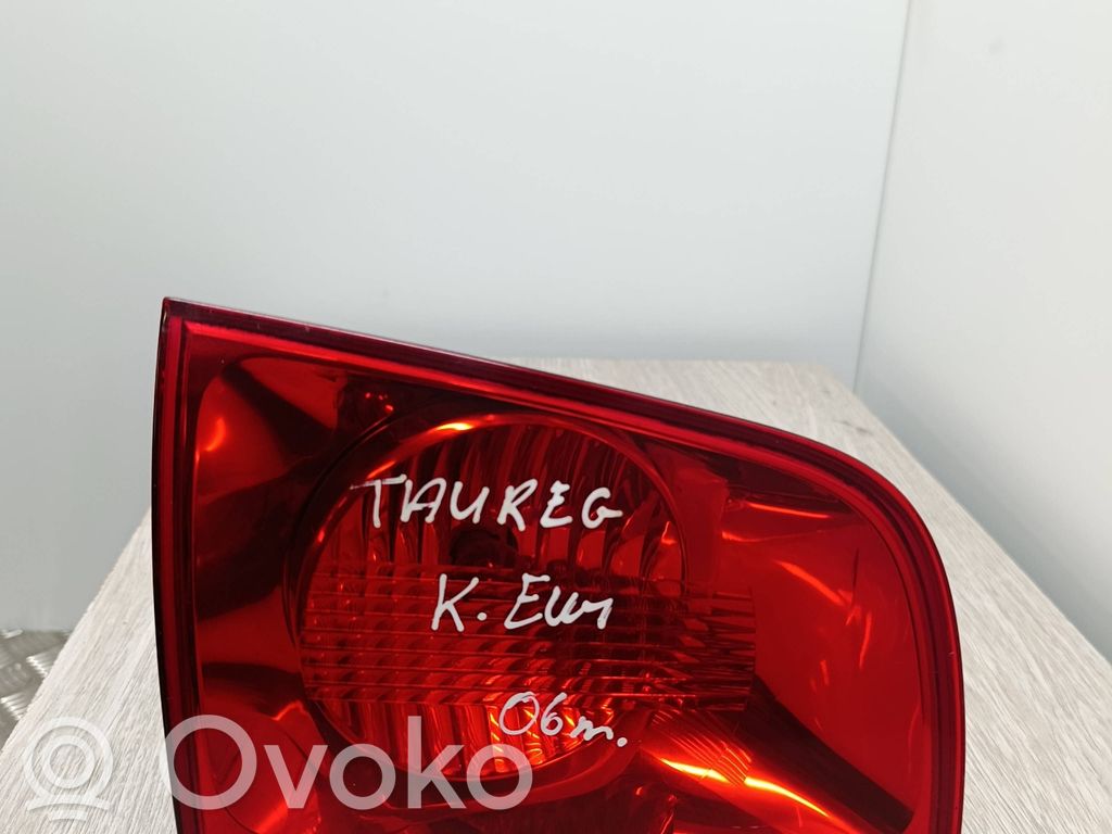 Volkswagen Touareg I Tailgate rear/tail lights 