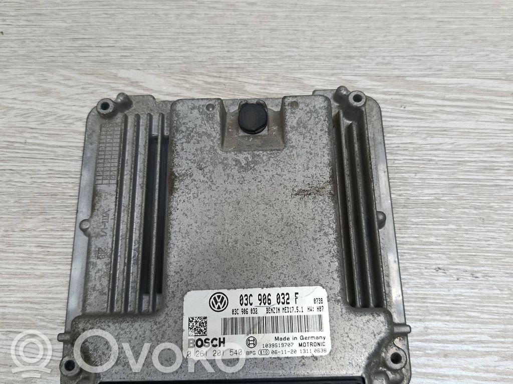 Engine control unit/module   03C906032F,0261201540,03C906032