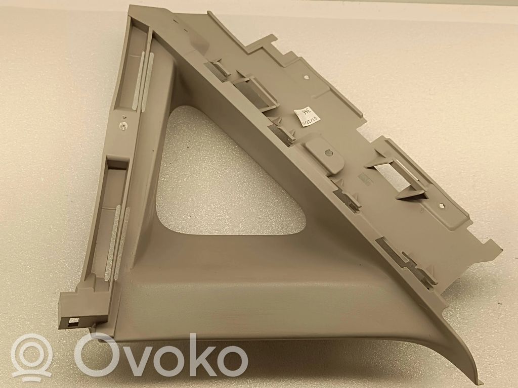 Chrysler Pacifica (A) pillar trim 
