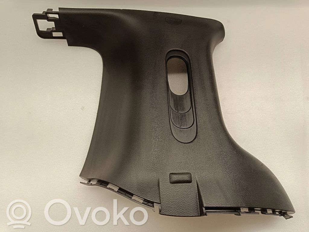 Chrysler Pacifica (C) pillar trim 