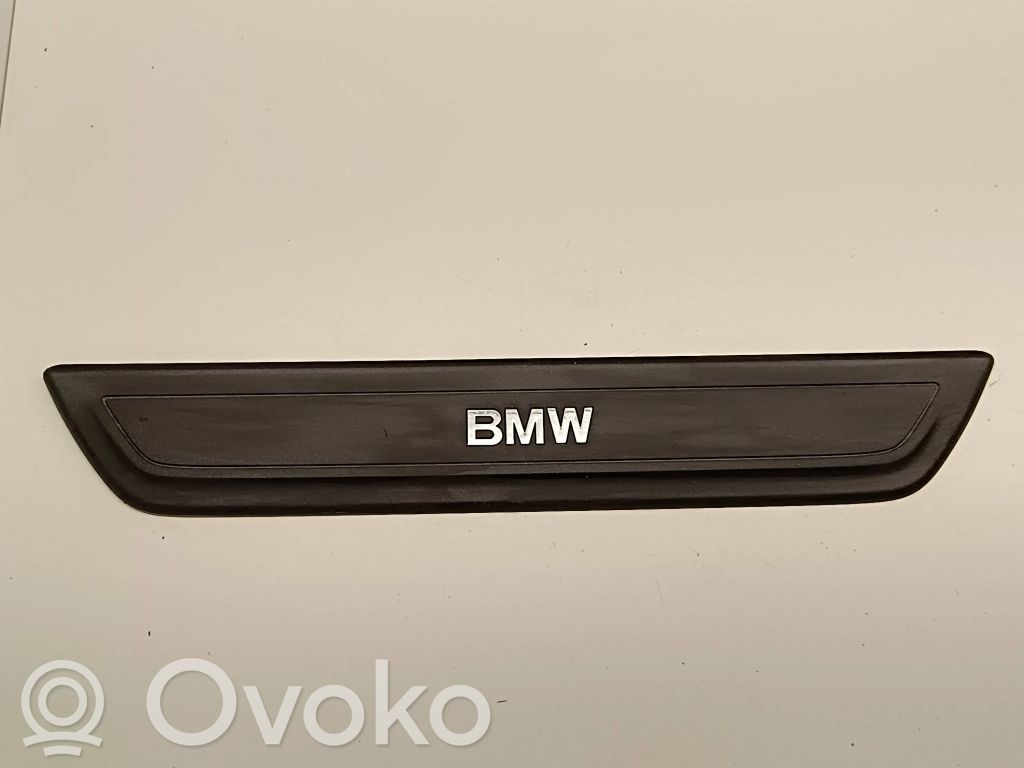 BMW X3 F25 Moldura del faldón delantero lateral 