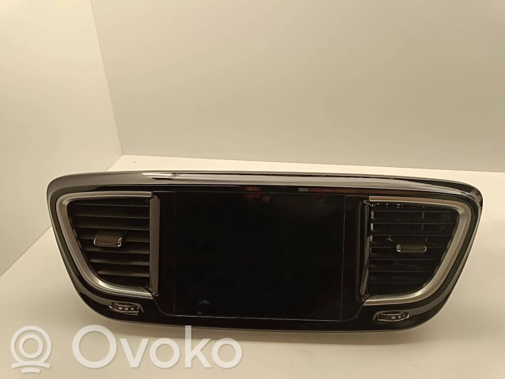 Chrysler Pacifica Screen/display/small screen 