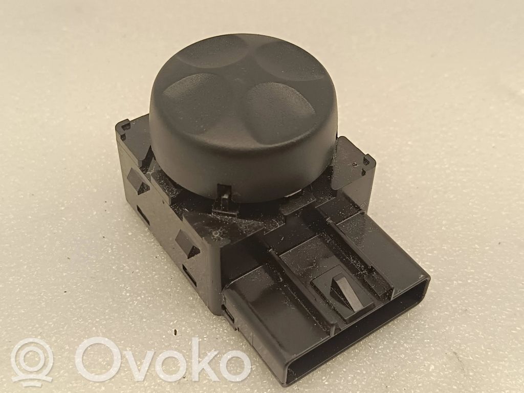 Chrysler Pacifica Seat adjustment knob 