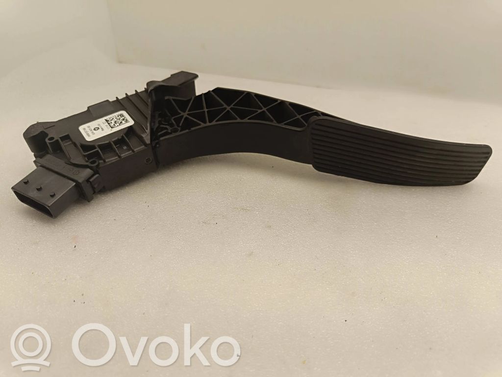 Accelerator throttle pedal   04581677AB,121802,93446300