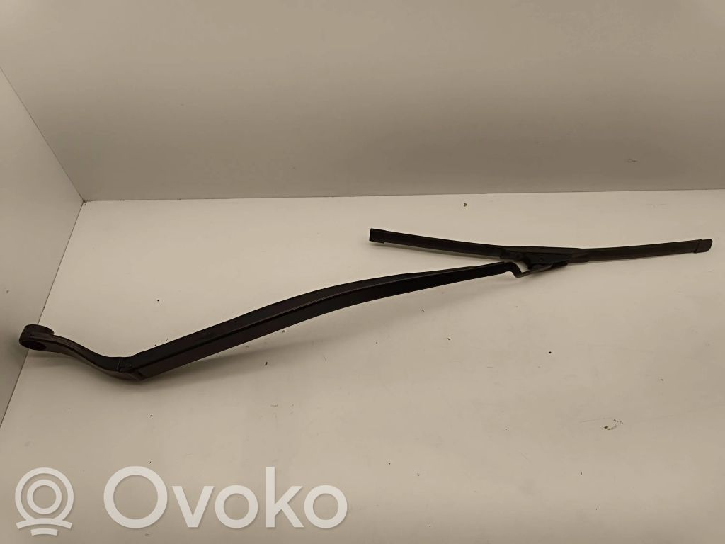 Chrysler Pacifica Front wiper blade arm 