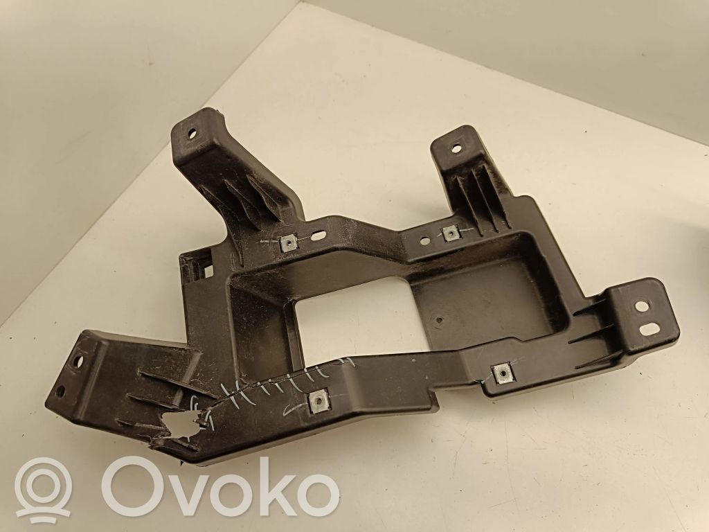 Chrysler Pacifica Fog light bracket 