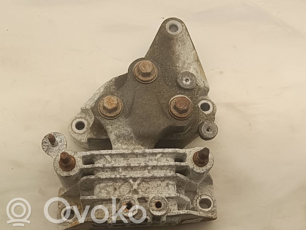 Variklio pagalvė   68224742AD,D078713221