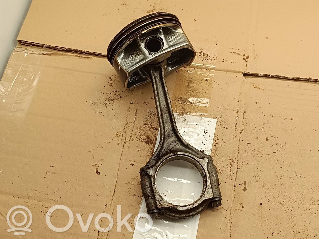 Piston with connecting rod   96L84