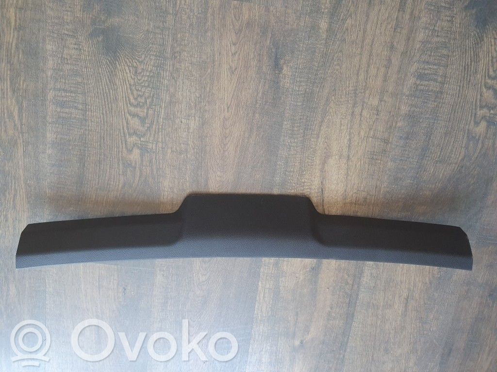 Moldura de la puerta trasera   6479002080
