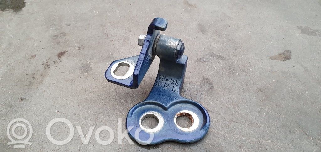 Ford Focus Front door lower hinge 