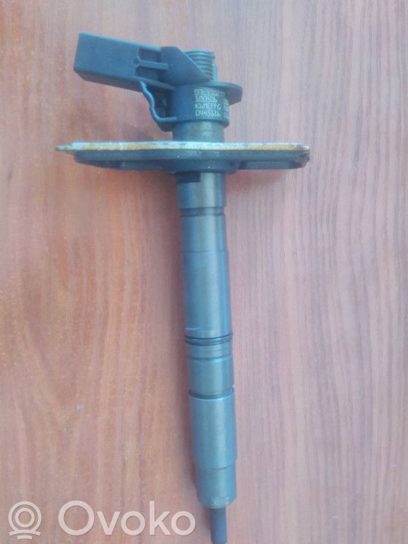 Fuel injector   04451160302471