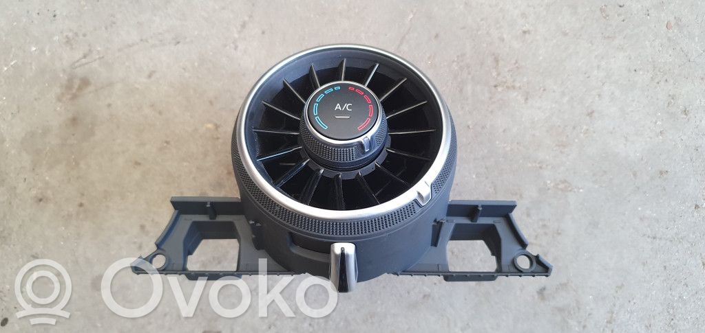 Audi TT TTS RS Mk3 8S Boczna kratka nawiewu deski rozdzielczej 