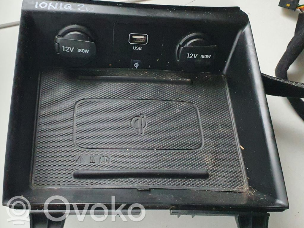 USB-pistokeliitin   84656G2BA0,84675G2500