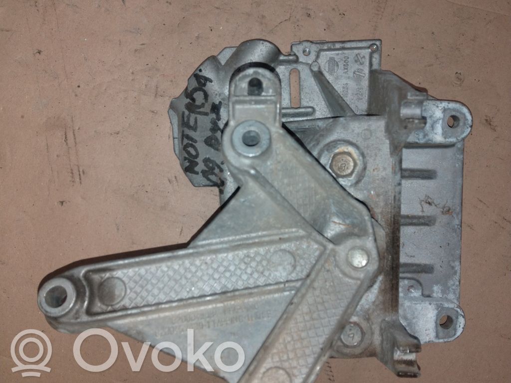 Engine mount bracket   8200043084,8200457080,AX600