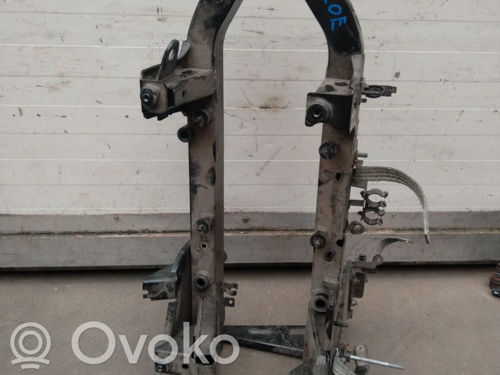 Engine mounting bracket   291C78371R