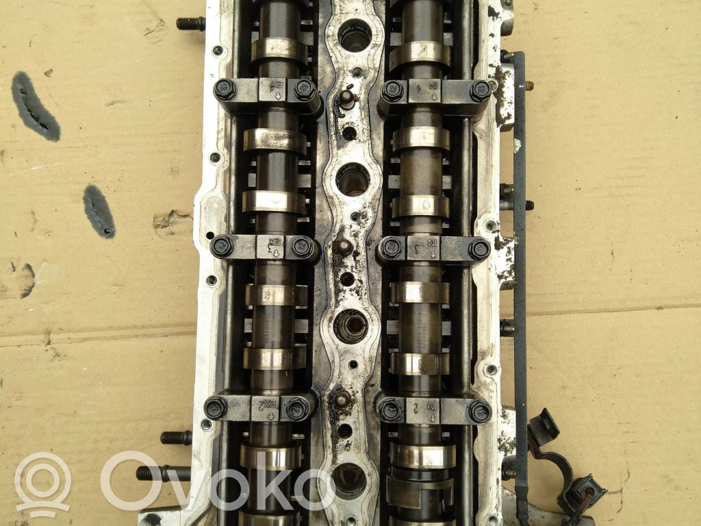Culata del motor   221112F700