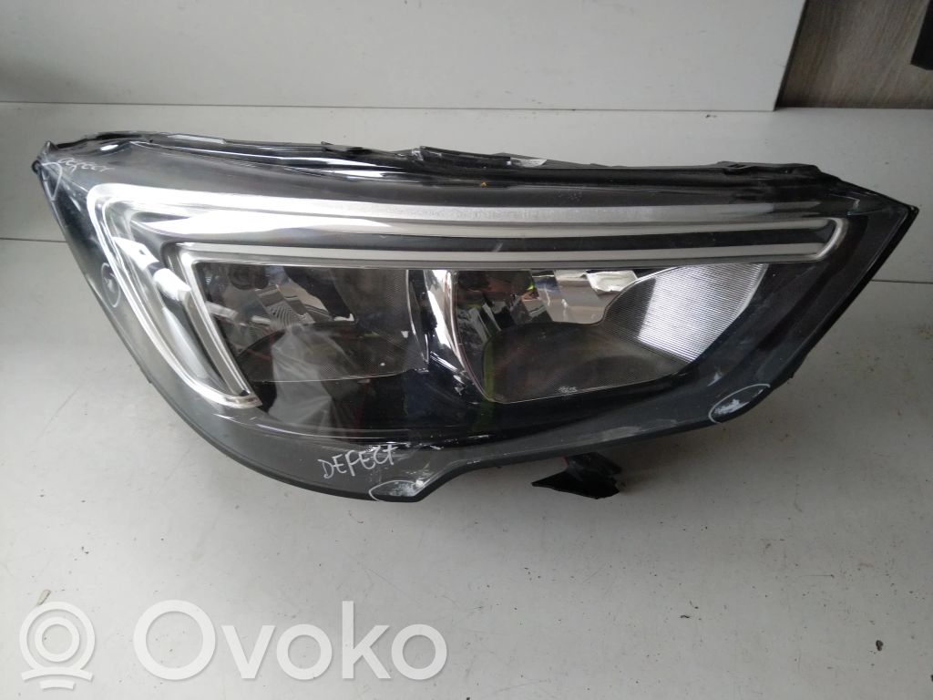 Opel Crossland X Phare frontale 