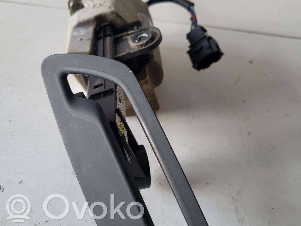 Turvavyön säätömoottori   8W7857760