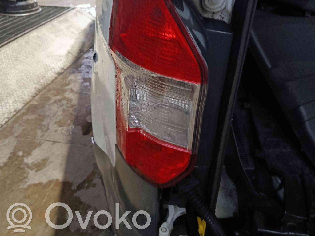 Tailgate rear/tail lights