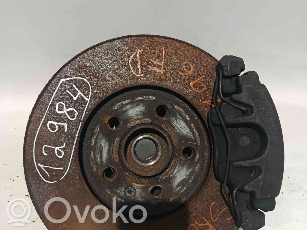 Skoda Octavia Mk1 (1U) Fusée d'essieu de moyeu de la roue avant 