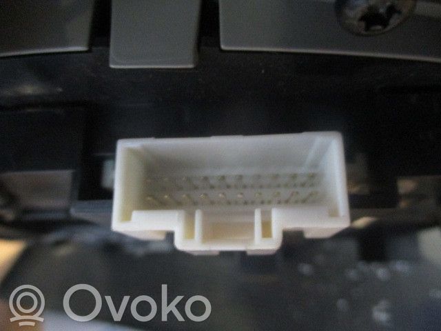 Headlining lighting console trim   PLA793
