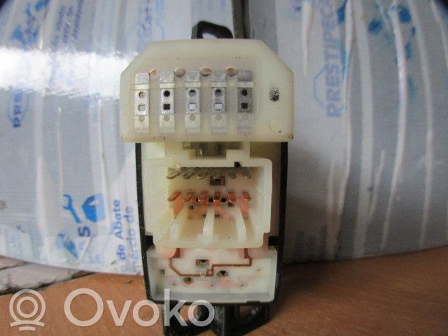 Wing mirror switch   202004540