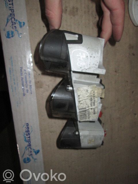 Speedometer (instrument cluster)   60653714