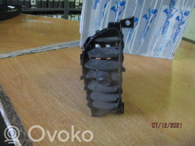 Nissan Juke I F15 Grilă ventilație centrală 