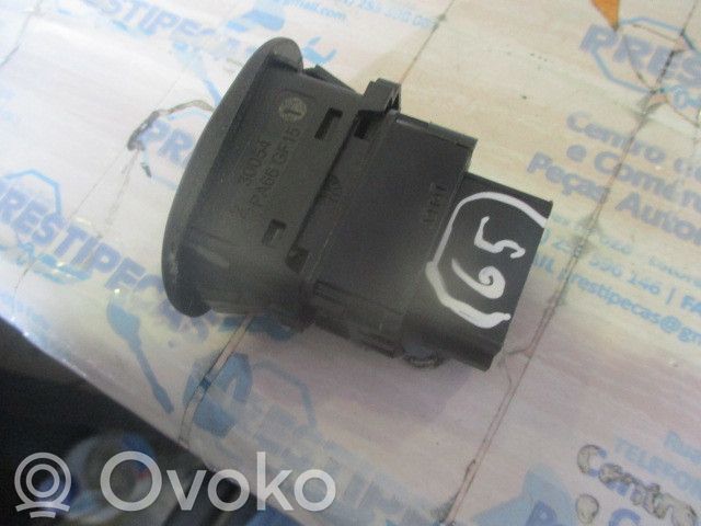 Elektrisko logu slēdzis   96605364XT