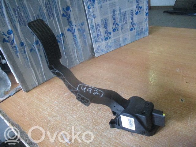 Peugeot 208 I Gaspedal 