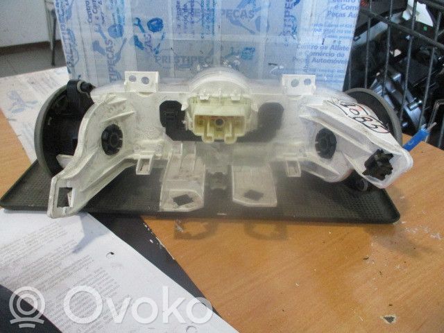 Climate control unit   69617027