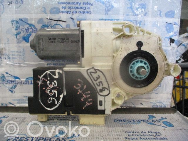 Citroen C5 Front door window regulator motor 