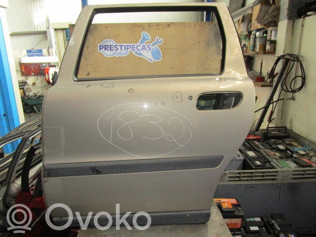 Volvo V70 Задняя дверь 