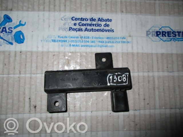 Antenas pastiprinātājs   3D0909133E
