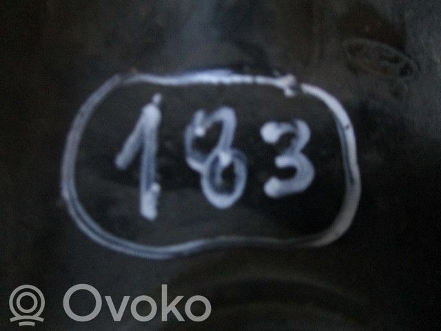 Ford Mondeo MK II Wahacz tylny 