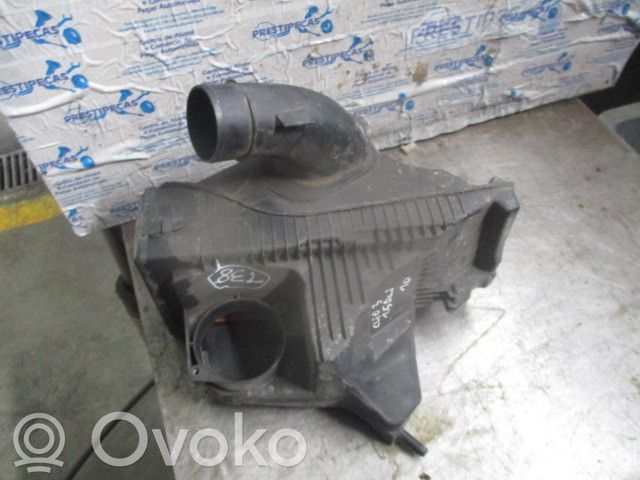 Renault Clio III Air filter box 