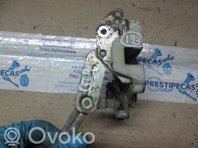 Toyota Corolla E80 Front door lock 