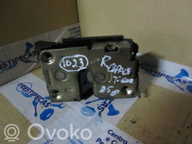 Rear door lock   REF01023
