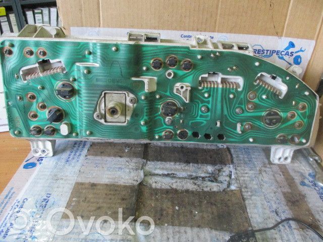 Toyota Corolla E80 Speedometer (instrument cluster) 