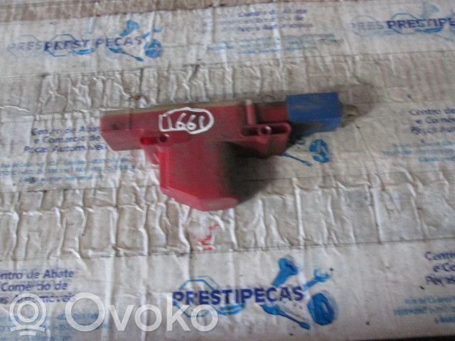 Rear door lock   1377141