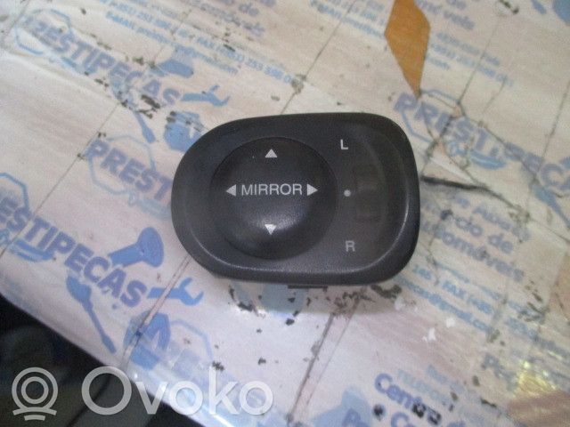 Hyundai Lantra II Wing mirror switch 