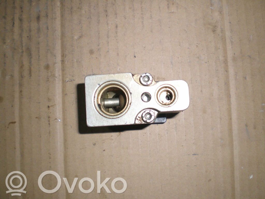 Vārsts (-i)   1J1820103,656506Z